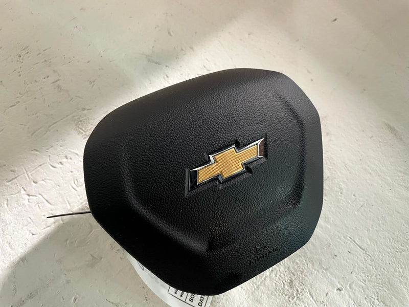 Load image into Gallery viewer, 2024-2026 CHEVROLET TRAX FRONT LEFT DRIVER STEERING WHEEL AIRBAG AIR BAG #115394
