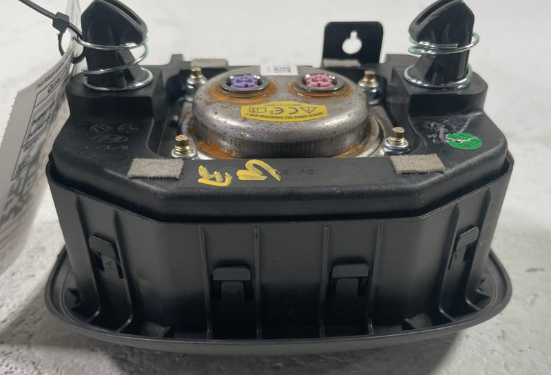 Load image into Gallery viewer, 2025-2026 HYUNDAI IONIQ 5 FRONT LEFT SIDE STEERING WHEEL AIRBAG AIR BAG # 112633
