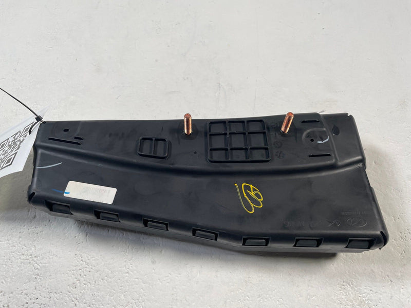 Load image into Gallery viewer, 2025 - 2026 KIA K4 FRONT RIGHT PASSENGER SIDE SEAT AIRBAG AIR BAG # 115439
