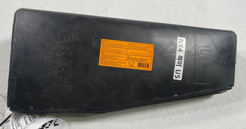 Load image into Gallery viewer, 2022-2026 HYUNDAI TUCSON FRONT RIGHT PASSENGER SIDE SEAT AIR BAG AIRBAG # 113007
