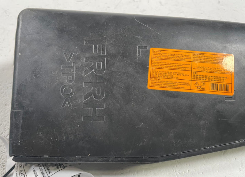 Load image into Gallery viewer, 2022-2026 HYUNDAI TUCSON FRONT RIGHT PASSENGER SIDE SEAT AIR BAG AIRBAG # 113007
