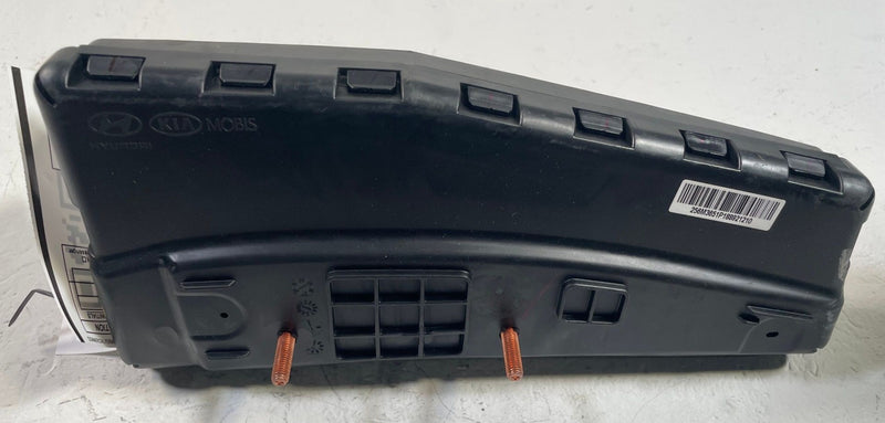 Load image into Gallery viewer, 2026 KIA SPORTAGE FRONT RIGHT PASSENGER SIDE SEAT AIR BAG AIRBAG # 114736
