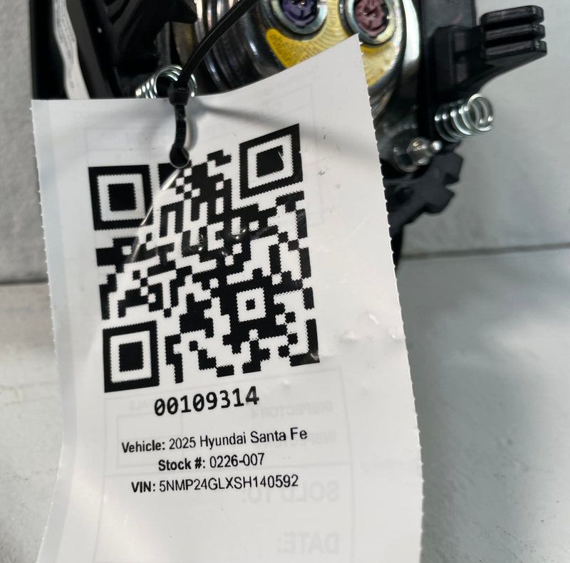 Load image into Gallery viewer, 2024-2026 HYUNDAI SANTA FE FRONT LEFT SIDE STEERING WHEEL AIRBAG AIR BAG #109314
