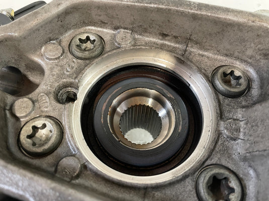 20-25 HYUNDAI PALISADE AWD FRONT RIGHT SPINDLE KNUCKLE W/ BEARING HUB 