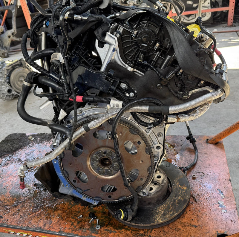 Load image into Gallery viewer, 2019-2023 BMW 330i 530i X3 RWD ENGINE ASSEMBLY AUTO 135K MILES 2.0L # NB1-ES366
