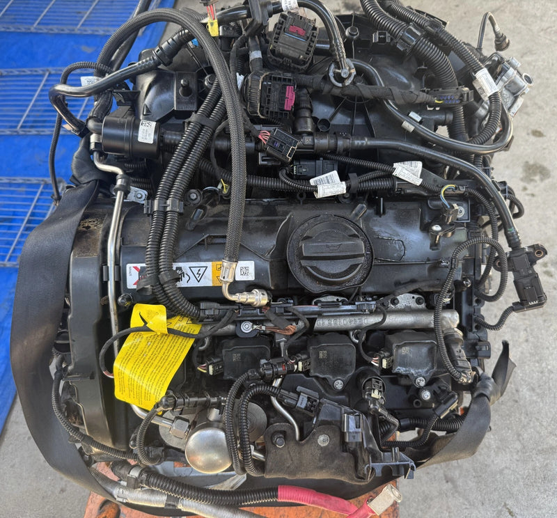 Load image into Gallery viewer, 2019-2023 BMW 330i 530i X3 RWD ENGINE ASSEMBLY AUTO 135K MILES 2.0L # NB1-ES366
