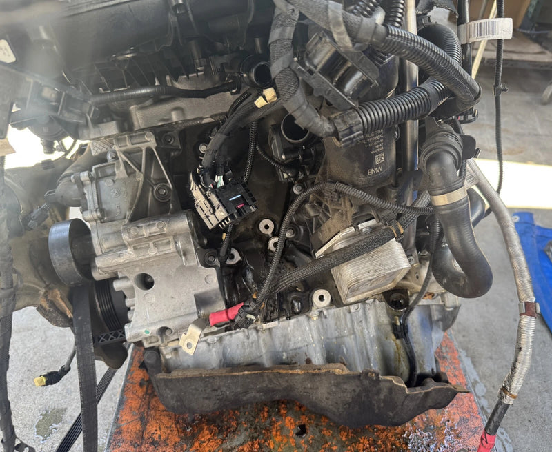 Load image into Gallery viewer, 2019-2023 BMW 330i 530i X3 RWD ENGINE ASSEMBLY AUTO 135K MILES 2.0L # NB1-ES366
