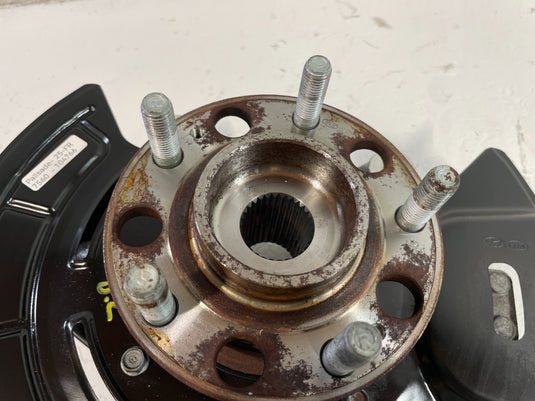 20-25 HYUNDAI PALISADE AWD FRONT RIGHT SPINDLE KNUCKLE W/ BEARING HUB